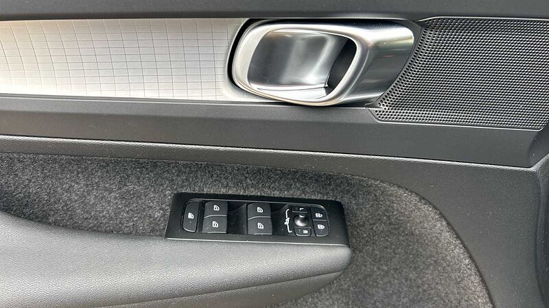 Volvo XC40 XC40 Momentum Pro, T2 (gasolina - manual)