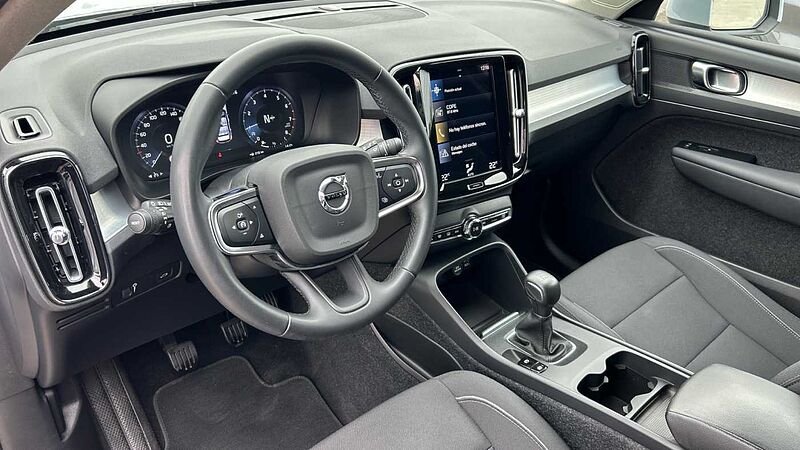 Volvo XC40 XC40 Momentum Pro, T2 (gasolina - manual)