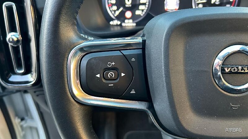 Volvo XC40 XC40 D4 AWD Momentum Automático