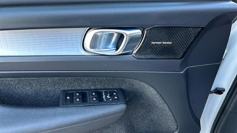 Volvo XC40 XC40 D4 AWD Momentum Automático