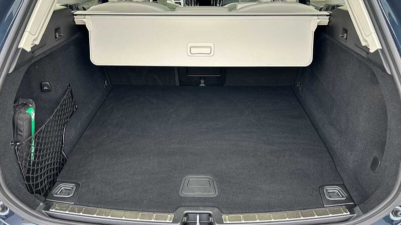 Volvo XC60 XC60 Plus, T6 AWD Híbrido enchufable, Eléctrico/Gasolina, Bright