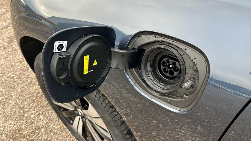 Volvo XC60 XC60 Plus, T6 AWD Híbrido enchufable, Eléctrico/Gasolina, Bright