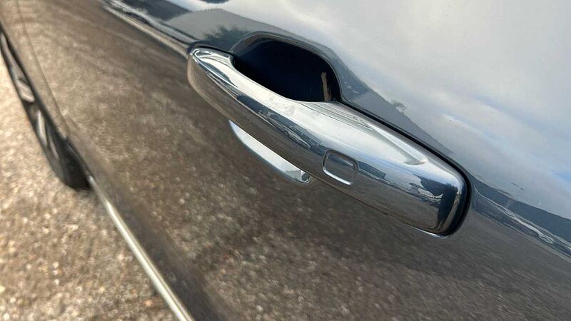 Volvo XC60 XC60 Plus, T6 AWD Híbrido enchufable, Eléctrico/Gasolina, Bright