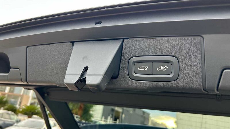 Volvo XC60 XC60 Plus, T6 AWD Híbrido enchufable, Eléctrico/Gasolina, Bright