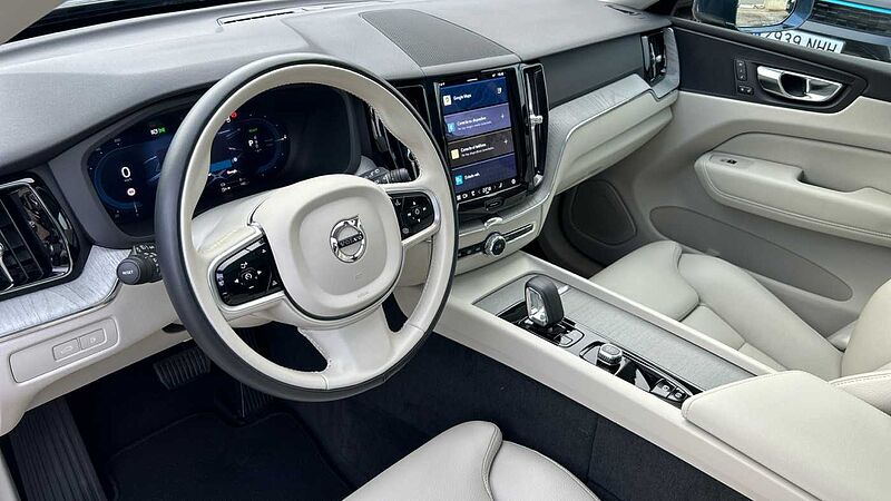 Volvo XC60 XC60 Plus, T6 AWD Híbrido enchufable, Eléctrico/Gasolina, Bright