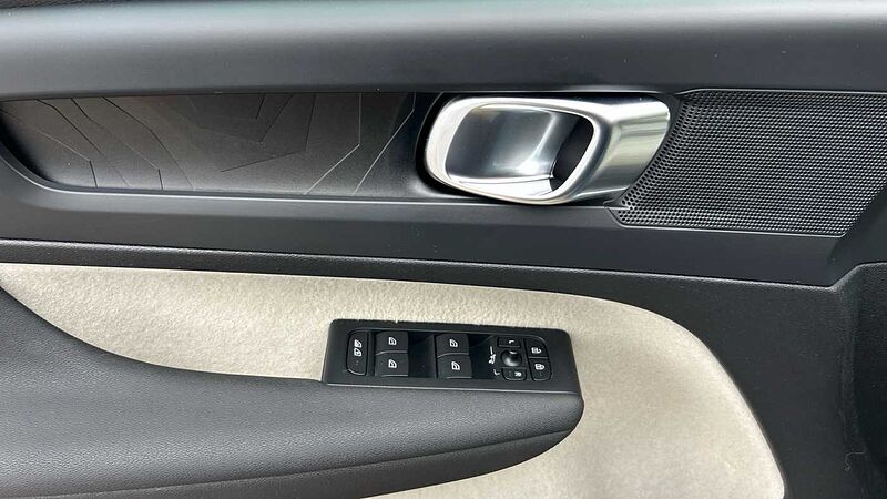 Volvo XC40 1.5 T4 PHEV RECHARGE CORE DCT 211 5P