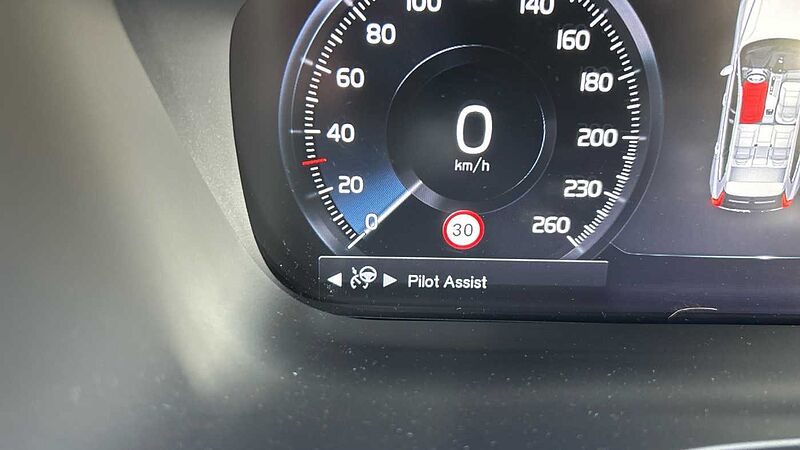 Volvo XC60 2.0 B4 P R-DESIGN AUTO 197 5P