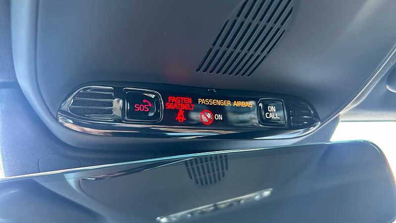 Volvo XC60 2.0 B4 P R-DESIGN AUTO 197 5P