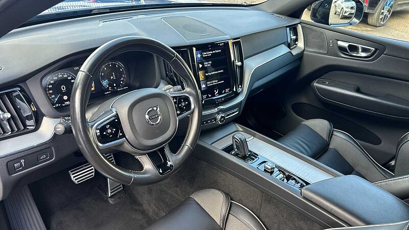 Volvo XC60 2.0 B4 P R-DESIGN AUTO 197 5P