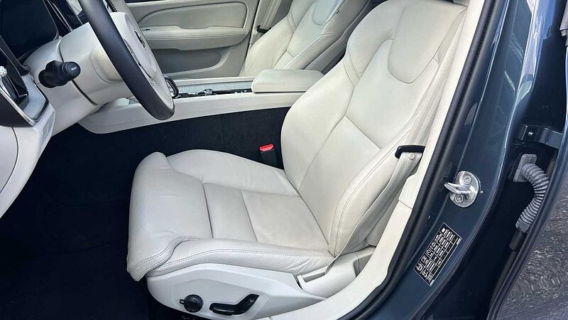 Volvo V60 2.0 B4 P PLUS DARK AUTO 197 5P