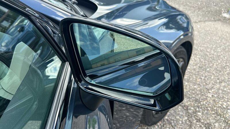 Volvo V60 2.0 B4 P PLUS DARK AUTO 197 5P