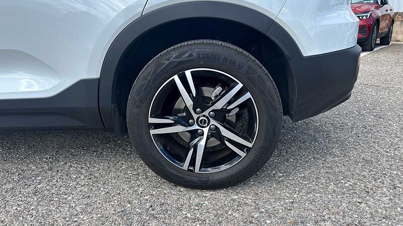 Volvo XC40 2.0 B3 PLUS DARK AUTO 163 5P