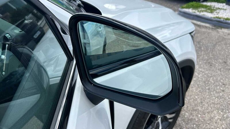 Volvo XC40 2.0 B3 PLUS DARK AUTO 163 5P