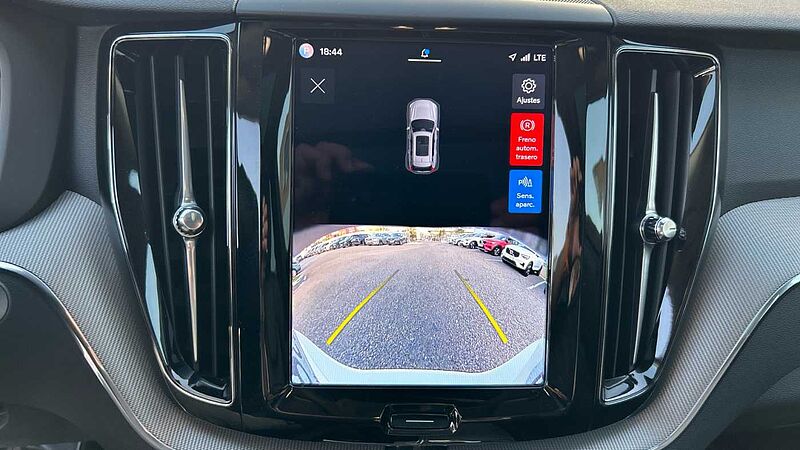 Volvo XC60 2.0 T6 RECHARGE PLUS DARK AUTO 4WD 350 5P