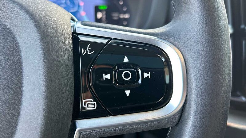 Volvo XC60 2.0 T6 RECHARGE PLUS DARK AUTO 4WD 350 5P