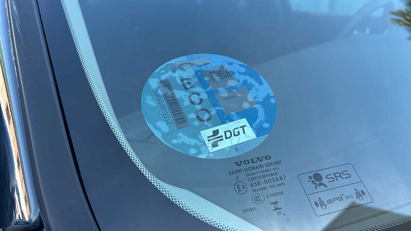 Volvo XC60 2.0 B4 D MOMENTUM PRO AUTO 197 5P