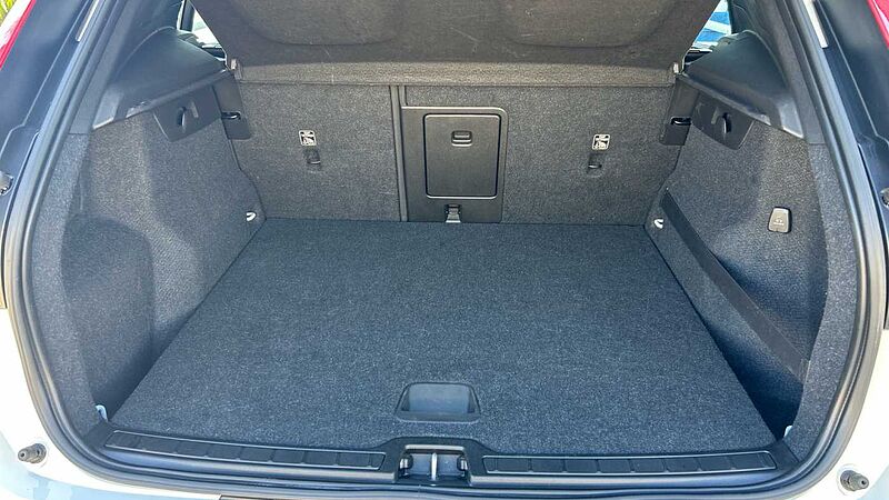 Volvo XC40 2.0 D3 BUSINESS PLUS 150 5P