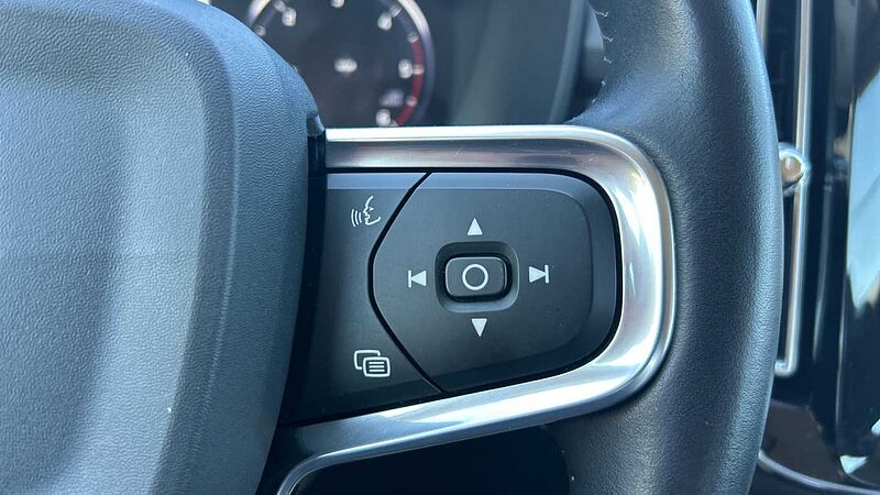 Volvo XC40 2.0 D3 BUSINESS PLUS 150 5P