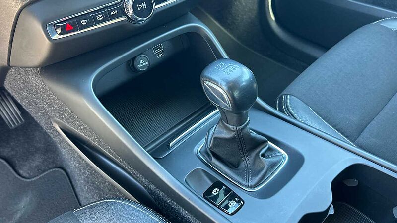 Volvo XC40 2.0 D3 BUSINESS PLUS 150 5P