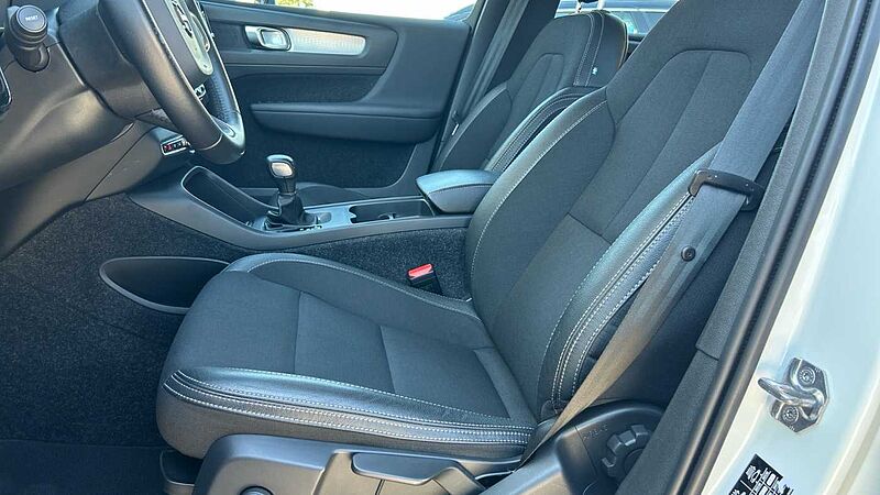 Volvo XC40 2.0 D3 BUSINESS PLUS 150 5P