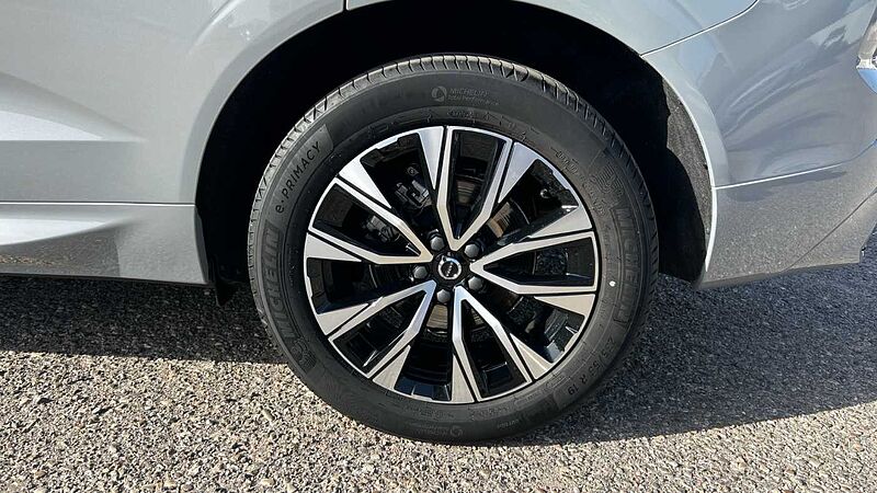 Volvo XC60 2.0 B5 P PLUS DARK AUTO 4WD 250 5P
