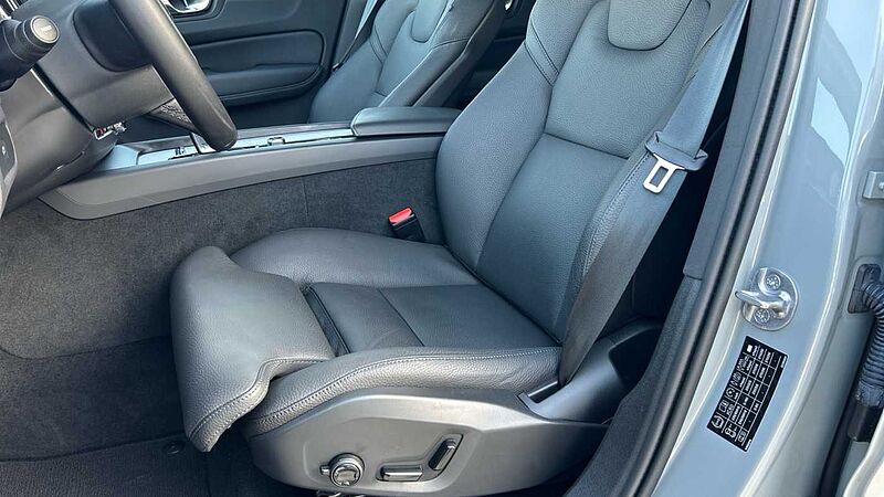 Volvo XC60 2.0 B5 P PLUS DARK AUTO 4WD 250 5P