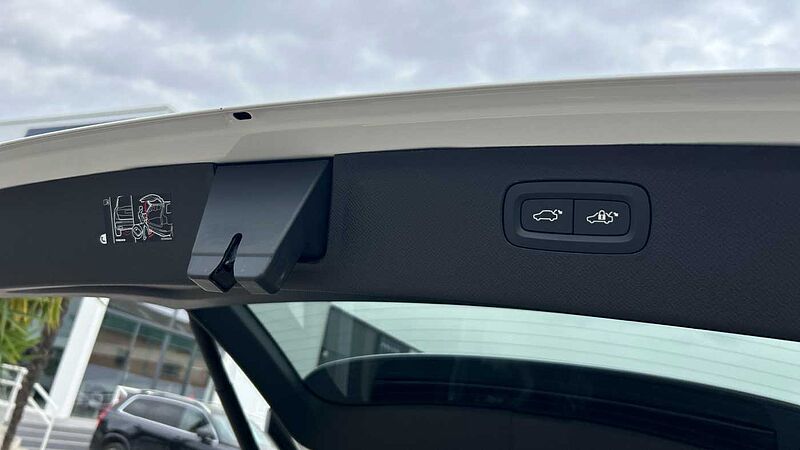 Volvo XC90 2.0 T8 PHEV PLUS DARK RECHARGE AWD AT 455 5P 7 Plazas