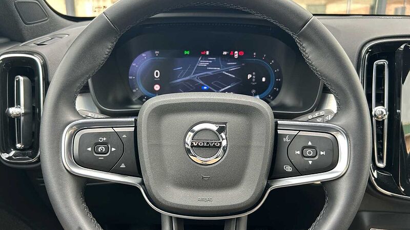 Volvo XC40 2.0 B3 PLUS DARK AUTO 163 5P