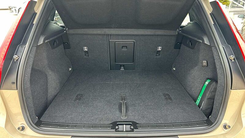 Volvo XC40 2.0 B3 PLUS DARK AUTO 163 5P
