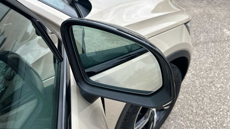 Volvo XC40 2.0 B3 PLUS DARK AUTO 163 5P