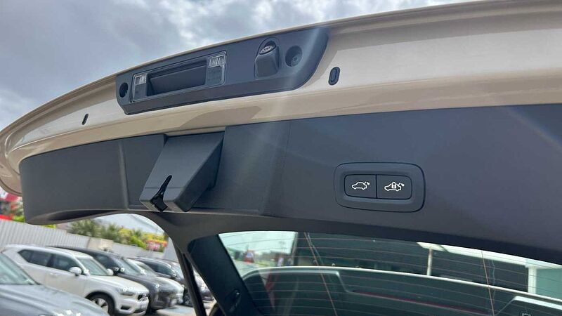 Volvo XC40 2.0 B3 PLUS DARK AUTO 163 5P