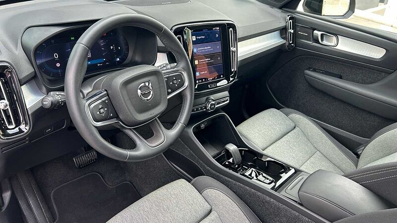 Volvo XC40 2.0 B3 PLUS DARK AUTO 163 5P