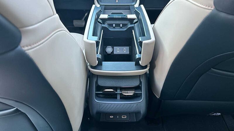 Lynk & Co 08 1.5 PHEV MORE 350 5P