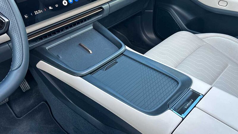 Lynk & Co 08 1.5 PHEV MORE 350 5P