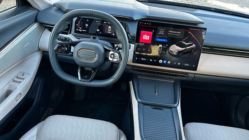 Lynk & Co 08 1.5 PHEV MORE 350 5P