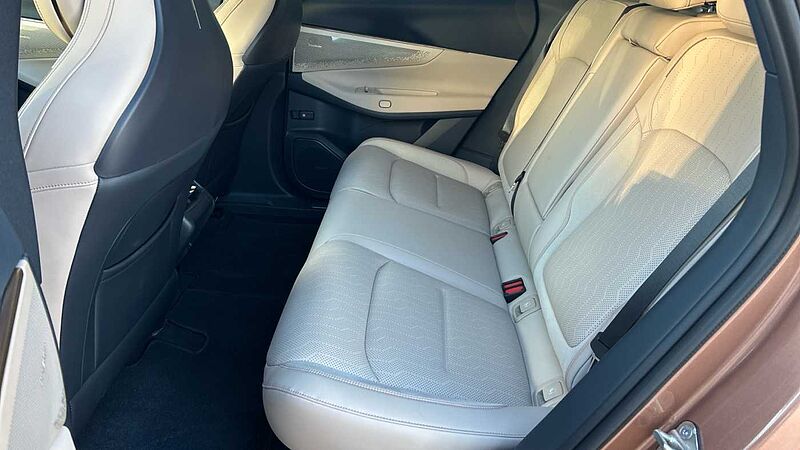 Lynk & Co 08 1.5 PHEV MORE 350 5P
