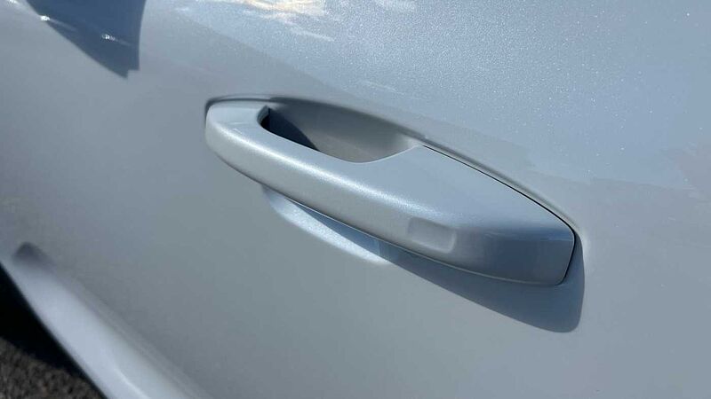 Volvo XC40 2.0 B3 PLUS DARK AUTO 163 5P
