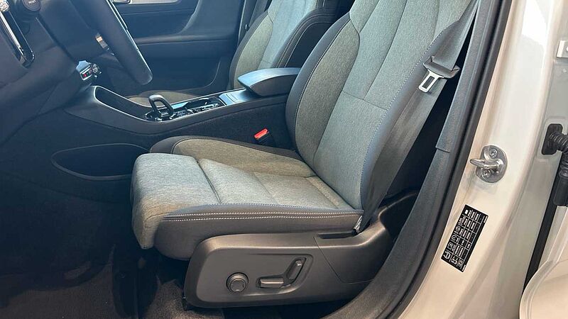Volvo XC40 2.0 B3 PLUS DARK AUTO 163 5P