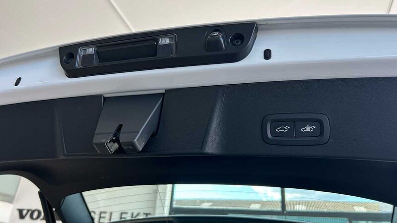 Volvo XC40 2.0 B3 PLUS DARK AUTO 163 5P