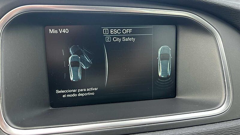 Volvo V40 Cross Country 1.6 D2 MOMENTUM DCT 115 5P