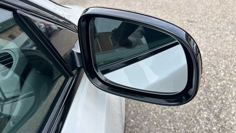 Volvo V40 Cross Country 1.6 D2 MOMENTUM DCT 115 5P