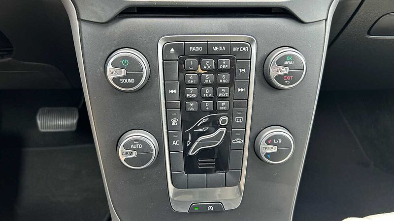 Volvo V40 1.6 D2 MOMENTUM AUT. DCT 115 5P