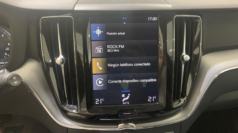 Volvo XC60 2.0 D3 MOMENTUM 150 5P
