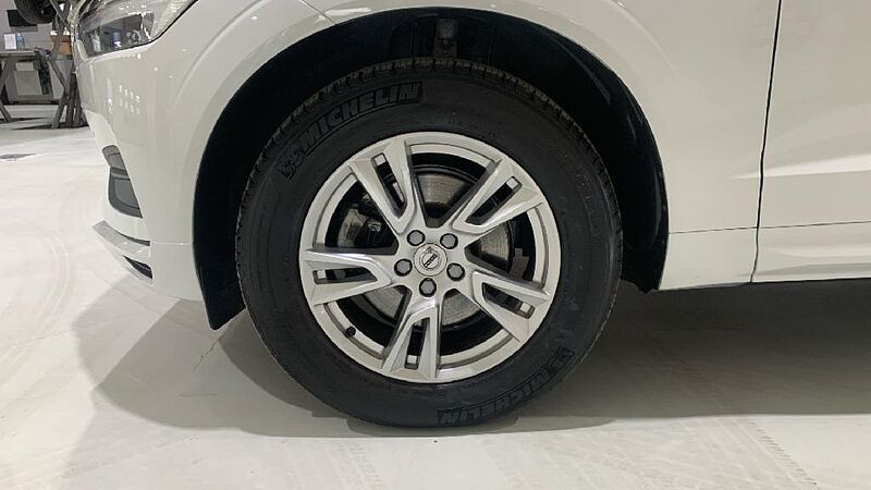 Volvo XC60 2.0 D3 MOMENTUM 150 5P