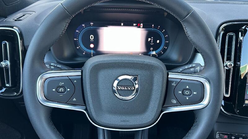 Volvo XC40 XC40 Plus, B3 Mild hybrid, Gasolina, Dark