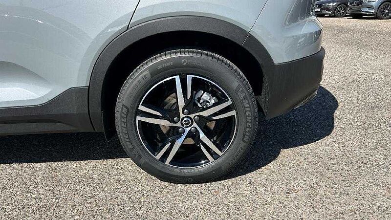 Volvo XC40 XC40 Plus, B3 Mild hybrid, Gasolina, Dark
