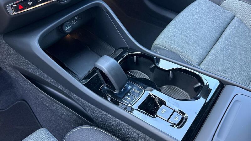 Volvo XC40 XC40 Plus, B3 Mild hybrid, Gasolina, Dark