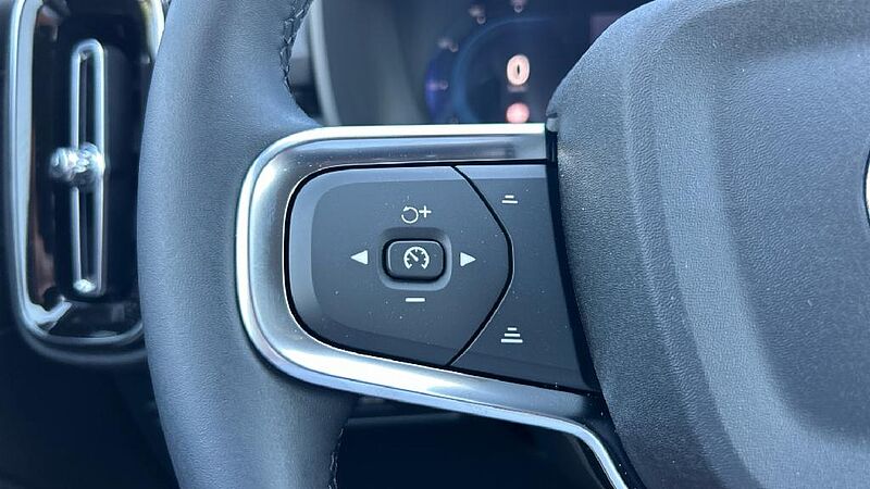 Volvo XC40 XC40 Plus, B3 Mild hybrid, Gasolina, Dark