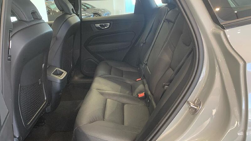 Volvo XC60 2.0 B5 P PLUS DARK AUTO 4WD 250 5P