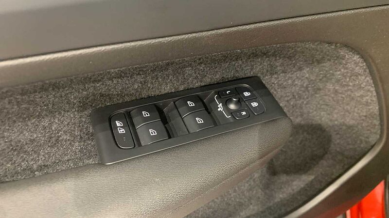 Volvo XC40 XC40 Core, B3 Mild hybrid, Gasolina